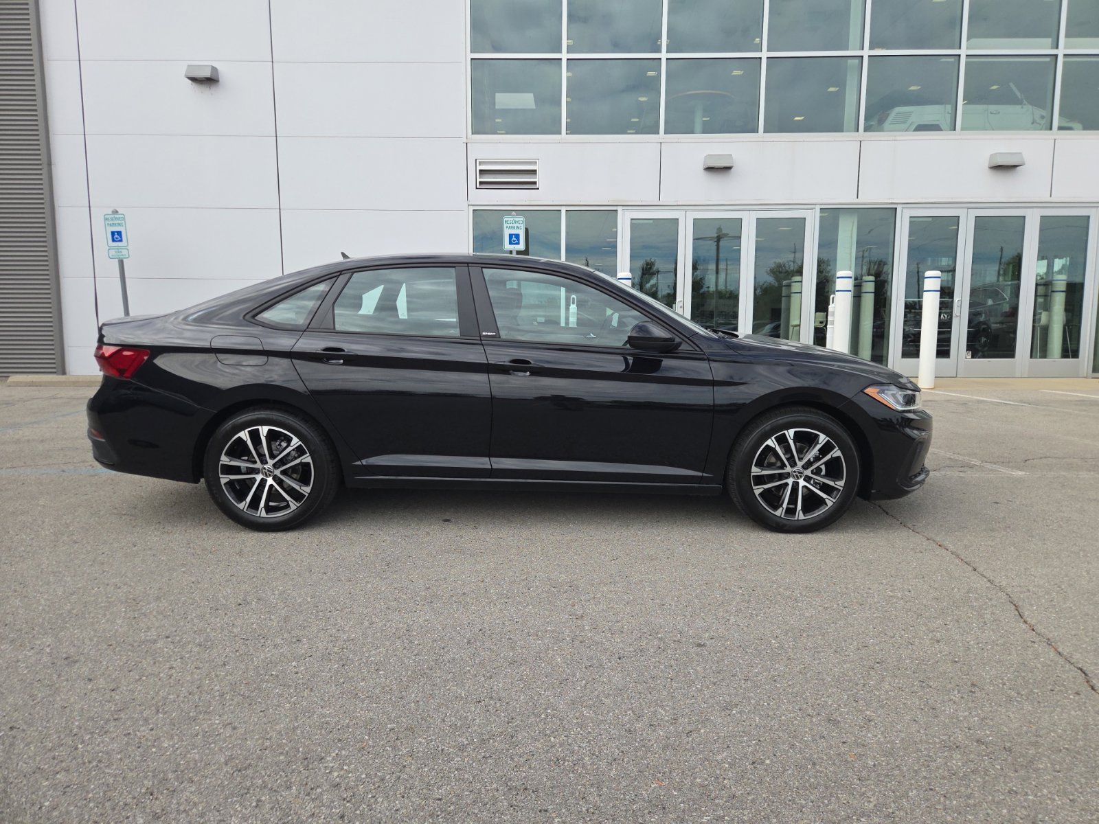 New 2027 Volkswagen Jetta Sport FWD image 2