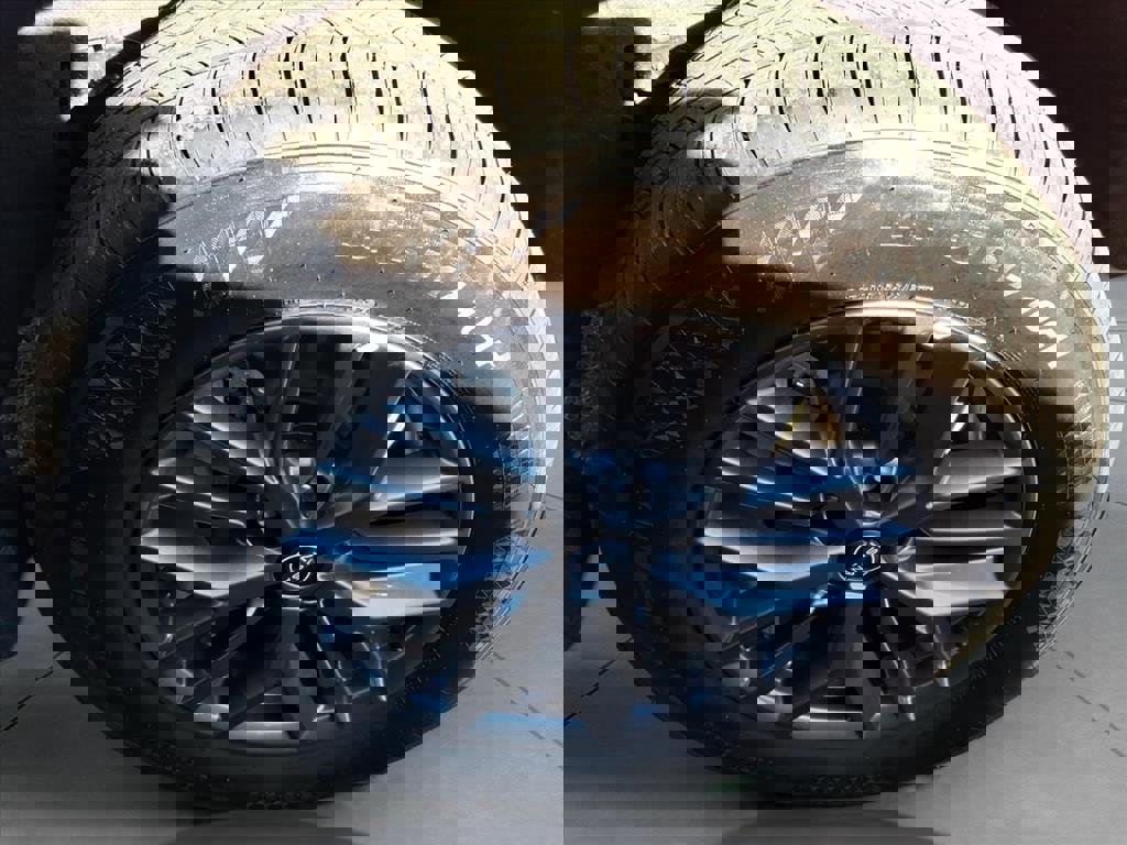 Used 2025 Nissan Rogue S image 5