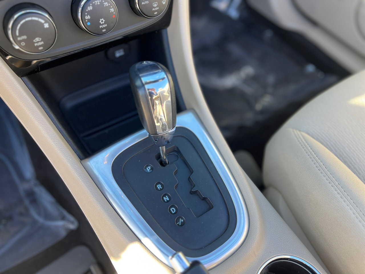 Used 2012 Chrysler 200 Touring image 37