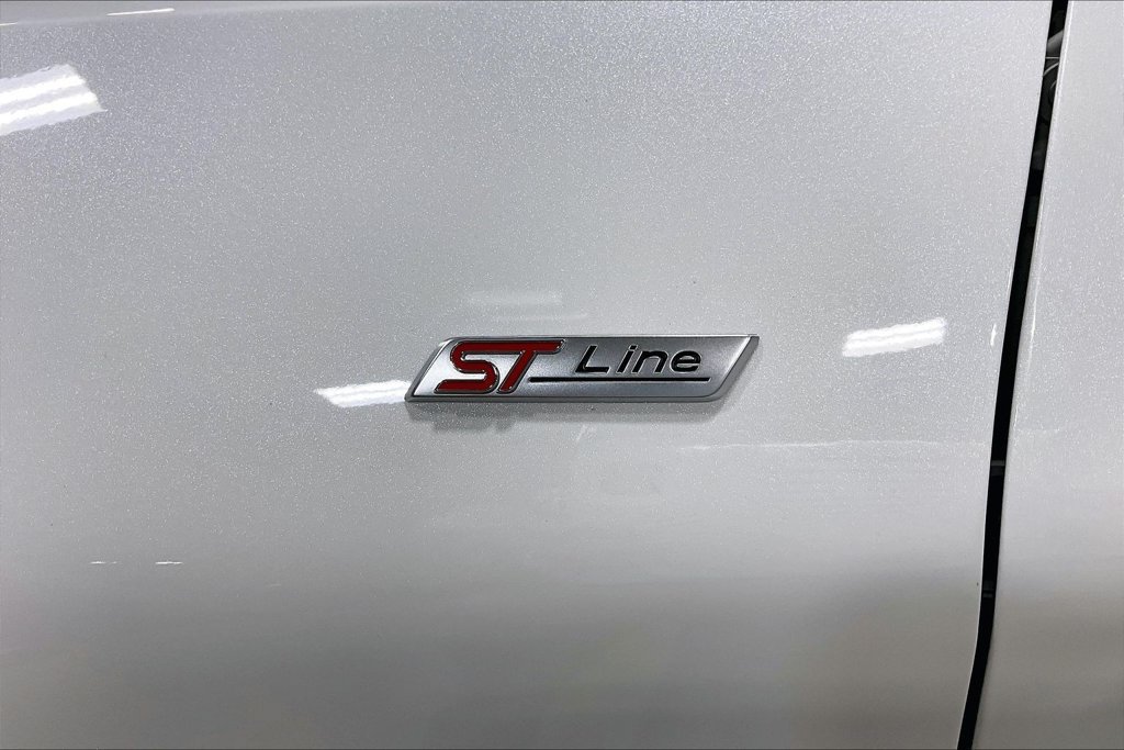 Used 2025 Ford Explorer ST-Line w/ ST-Line Street Pack AWD/4WD image 25