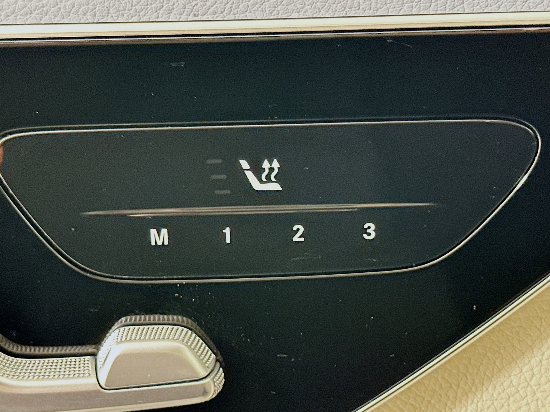 Used 2023 Mercedes-Benz C 300 Sedan image 21