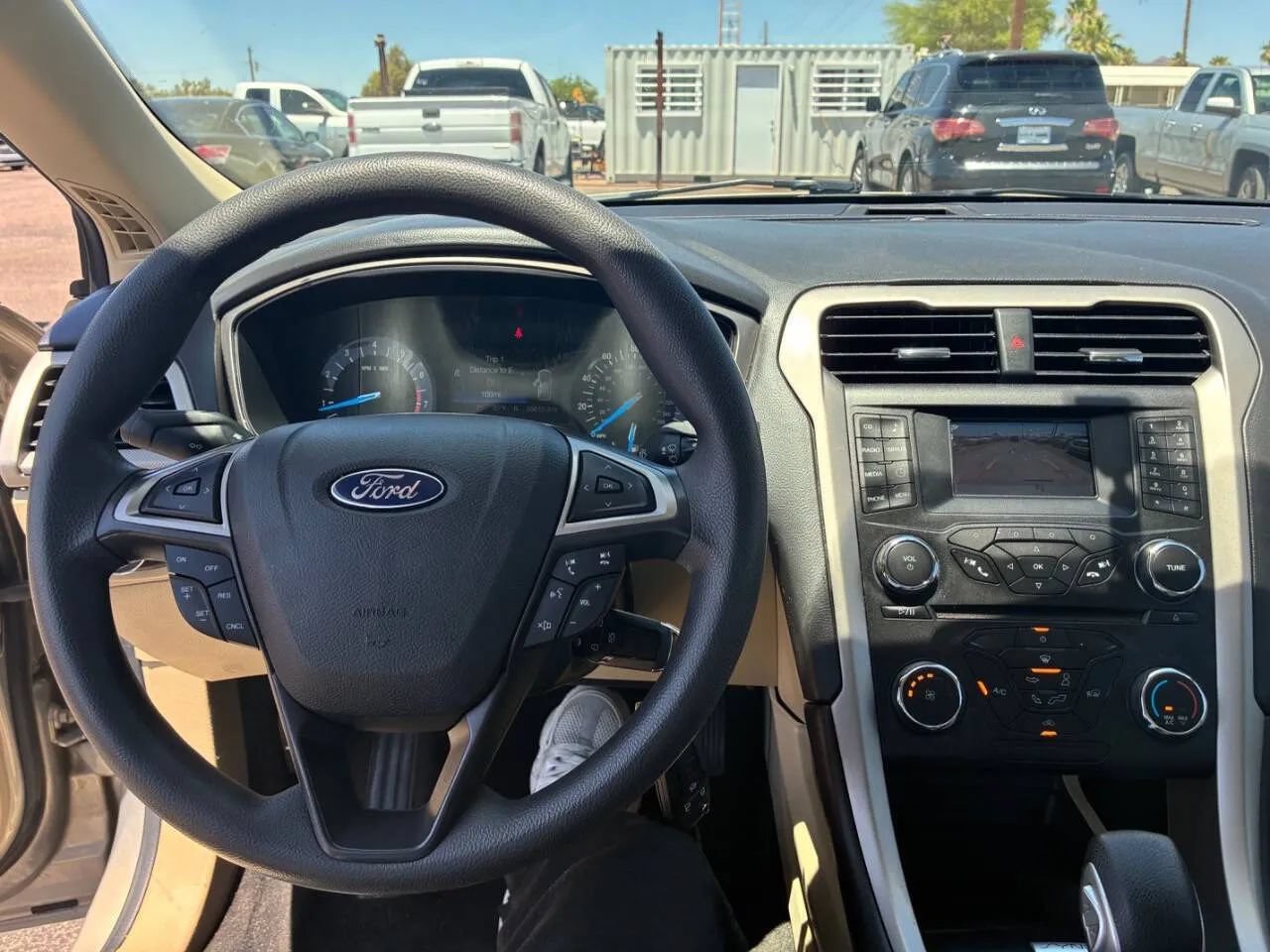 Used 2015 Ford Fusion SE FWD image 21