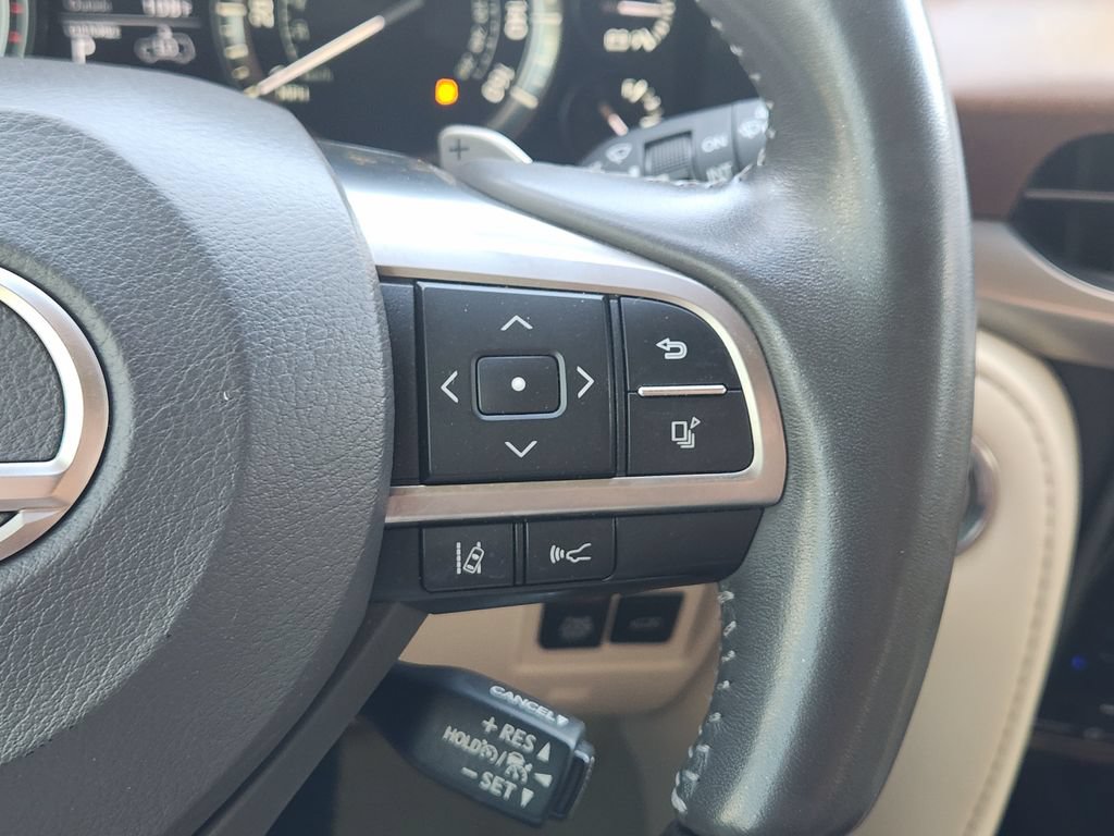 Used 2021 Lexus LX 570 4WD w/ Luxury Package image 29