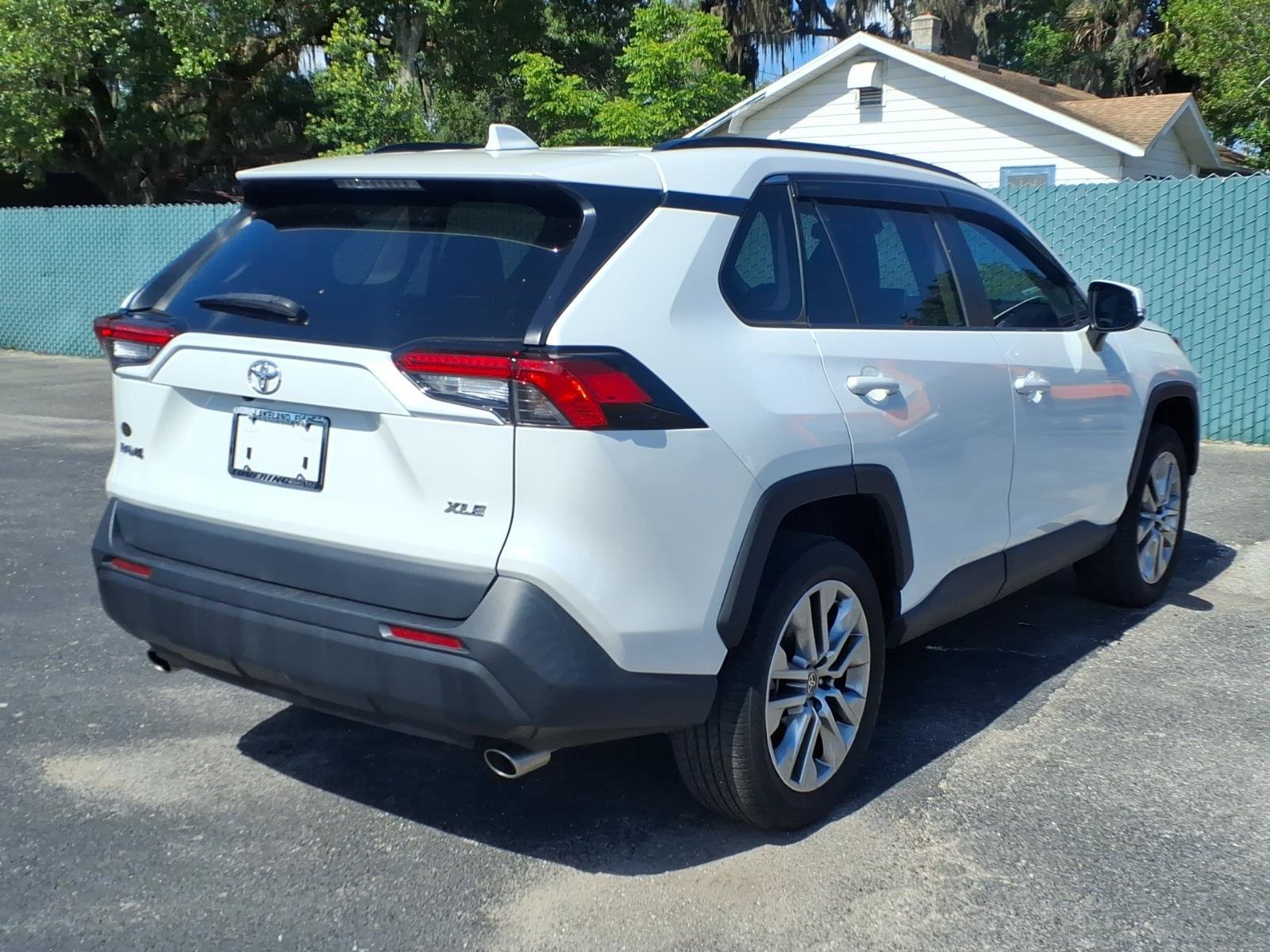 Used 2023 Toyota RAV4 XLE Premium FWD image 5