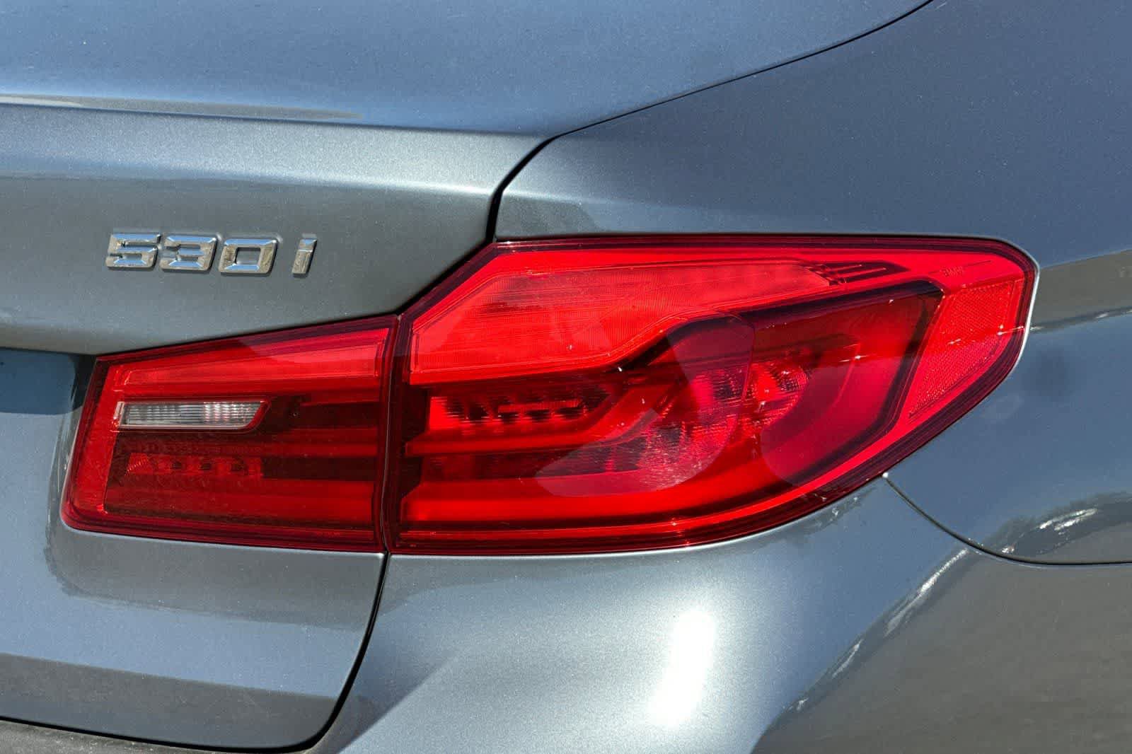 Used 2019 BMW 530i w/ Luxury Package image 31