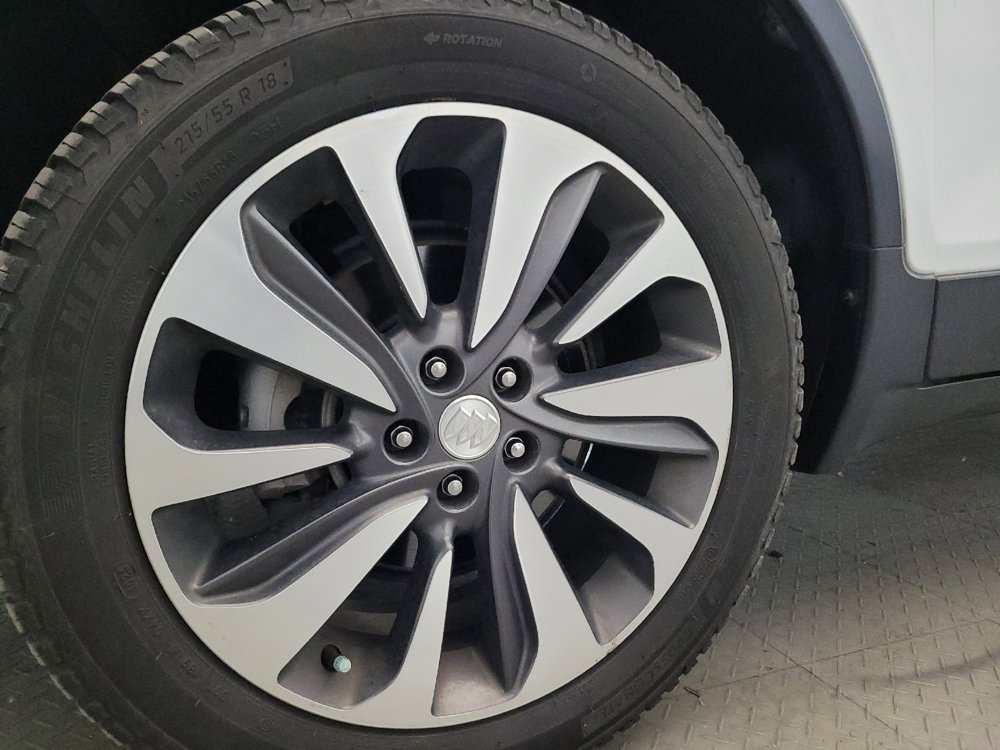 Used 2018 Buick Encore Essence AWD/4WD image 31