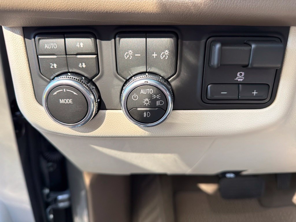 New 2026 GMC Yukon Denali w/ Denali Reserve Package AWD/4WD image 18