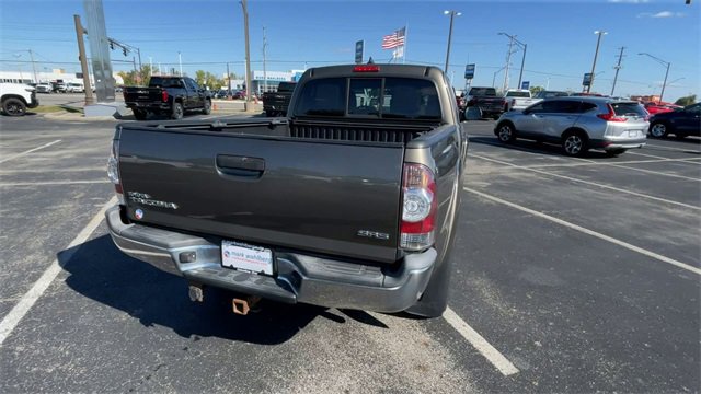 Used 2014 Toyota Tacoma 4x4 Access Cab image 9