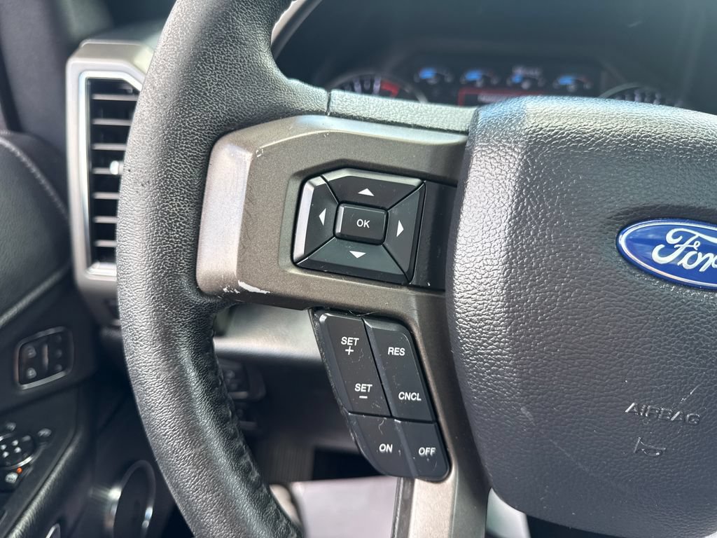 Used 2019 Ford Expedition XLT w/ Equipment Group 202A AWD/4WD image 38