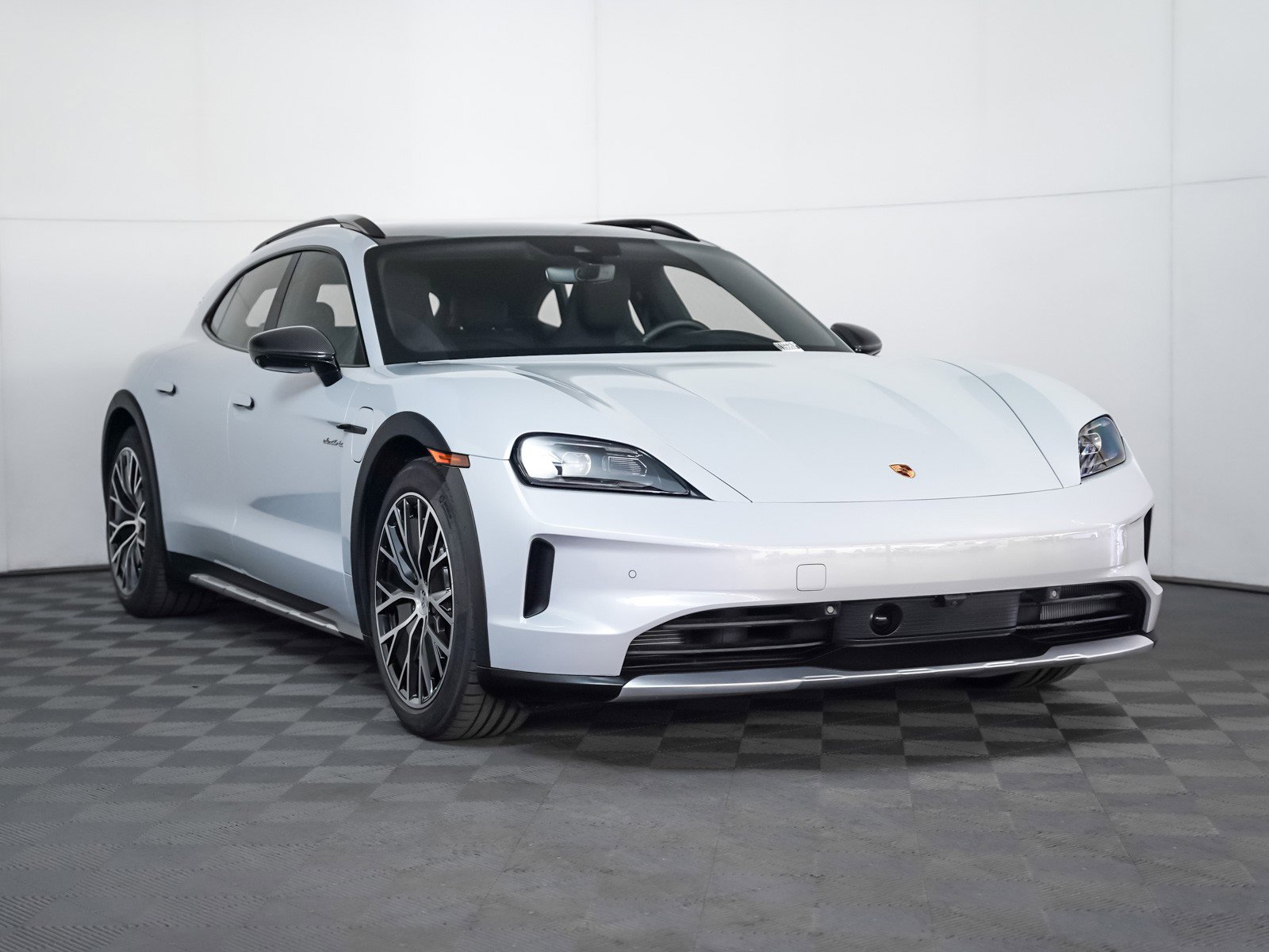 Certified 2025 Porsche Taycan 4 Cross Turismo image 8