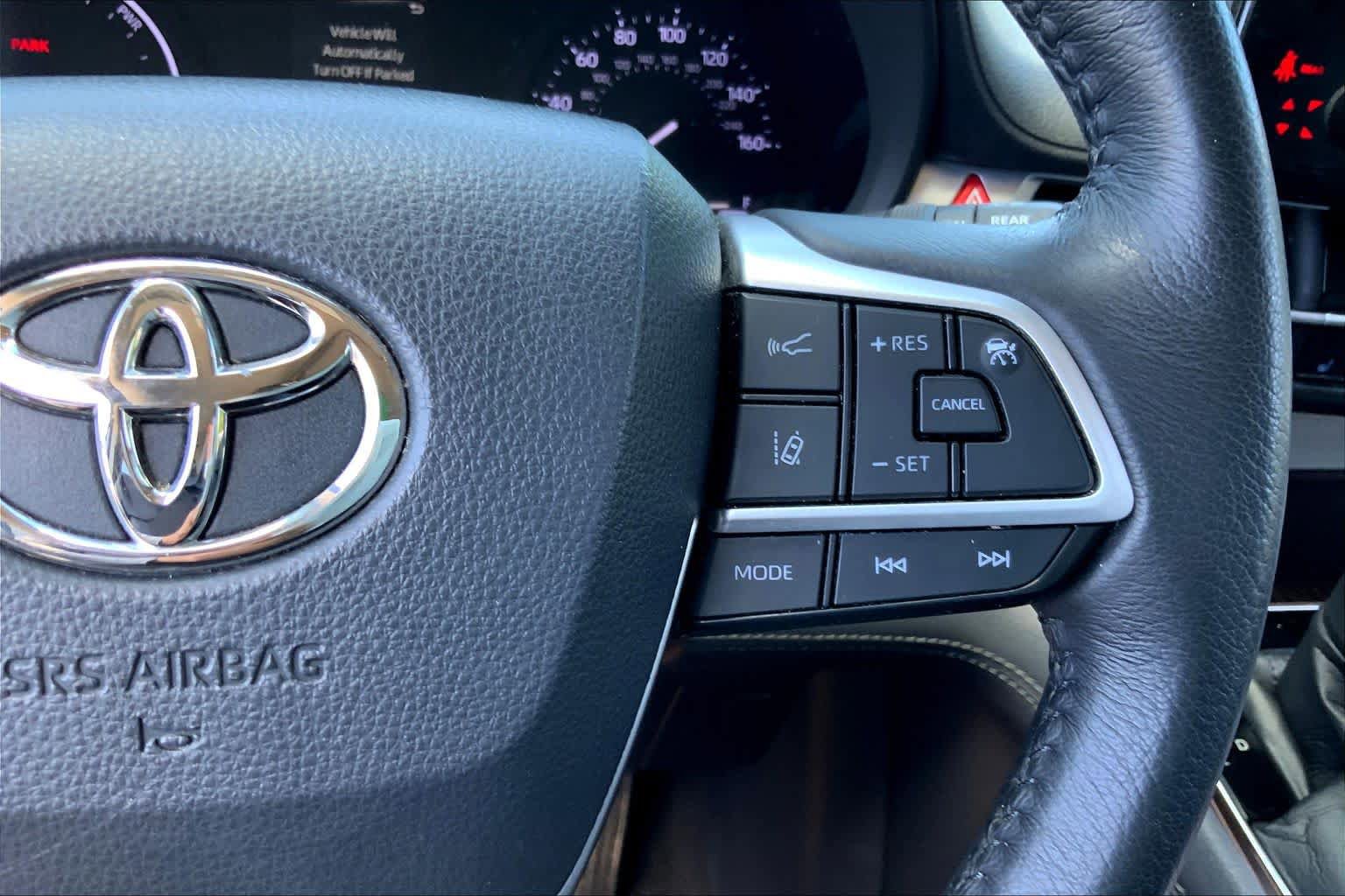 Used 2021 Toyota Sienna XLE image 24