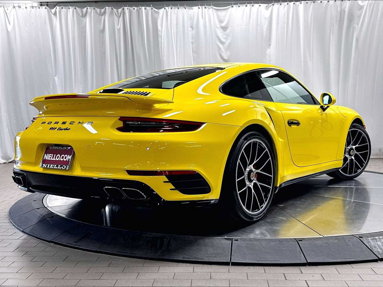 Used 2019 Porsche 911 Turbo AWD/4WD image 10