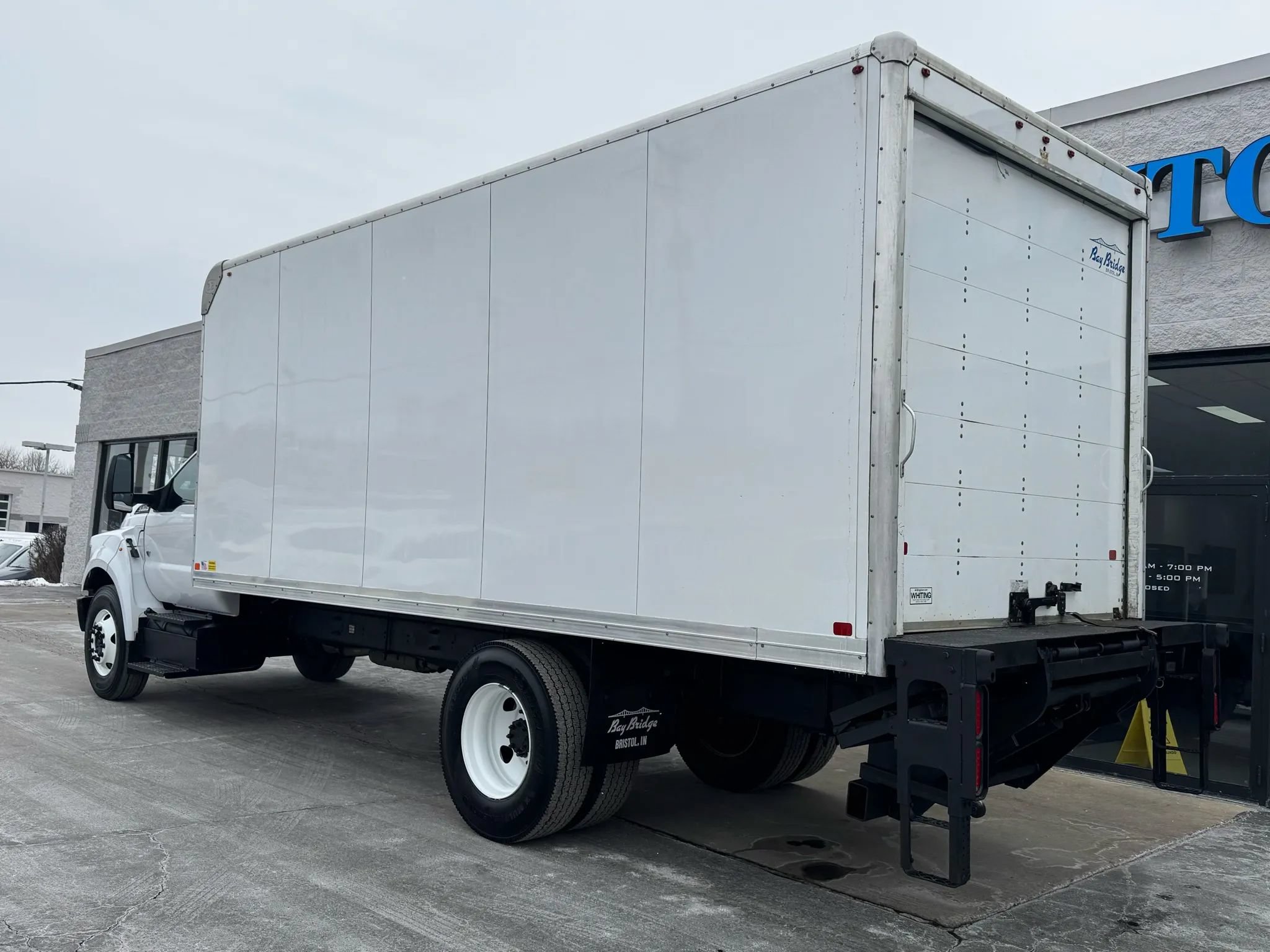 Used 2022 Ford F650 2WD Regular Cab Super Duty image 6