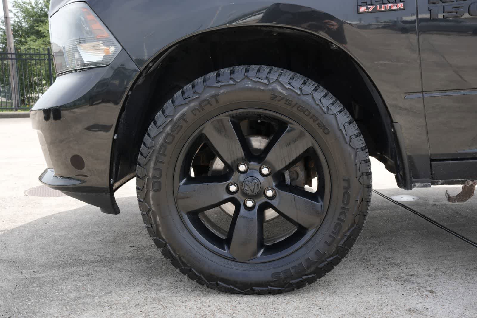 Used 2018 RAM 1500 Express w/ Black Ram 1500 Express Group AWD/4WD image 23