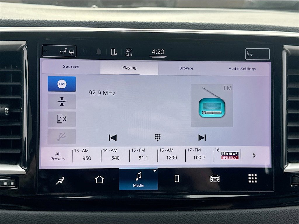 Used 2022 Chrysler Pacifica Touring-L image 14