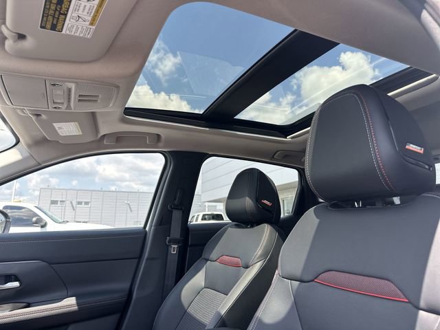 New 2025 Nissan Kicks SR w/ SR Premium Package image 26