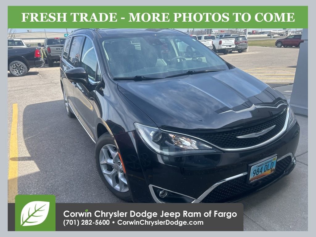 Used 2017 Chrysler Pacifica Touring-L Plus w/ Advanced Safetytec Group FWD image 1