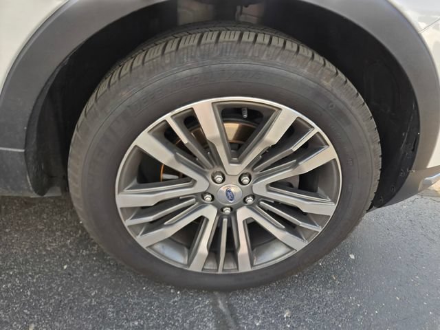 Used 2018 Ford Explorer Platinum AWD/4WD image 47