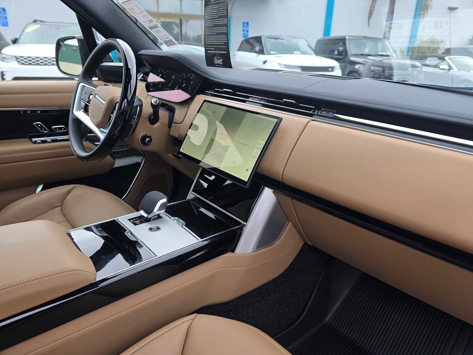 New 2025 Land Rover Range Rover Long Wheelbase SE image 14