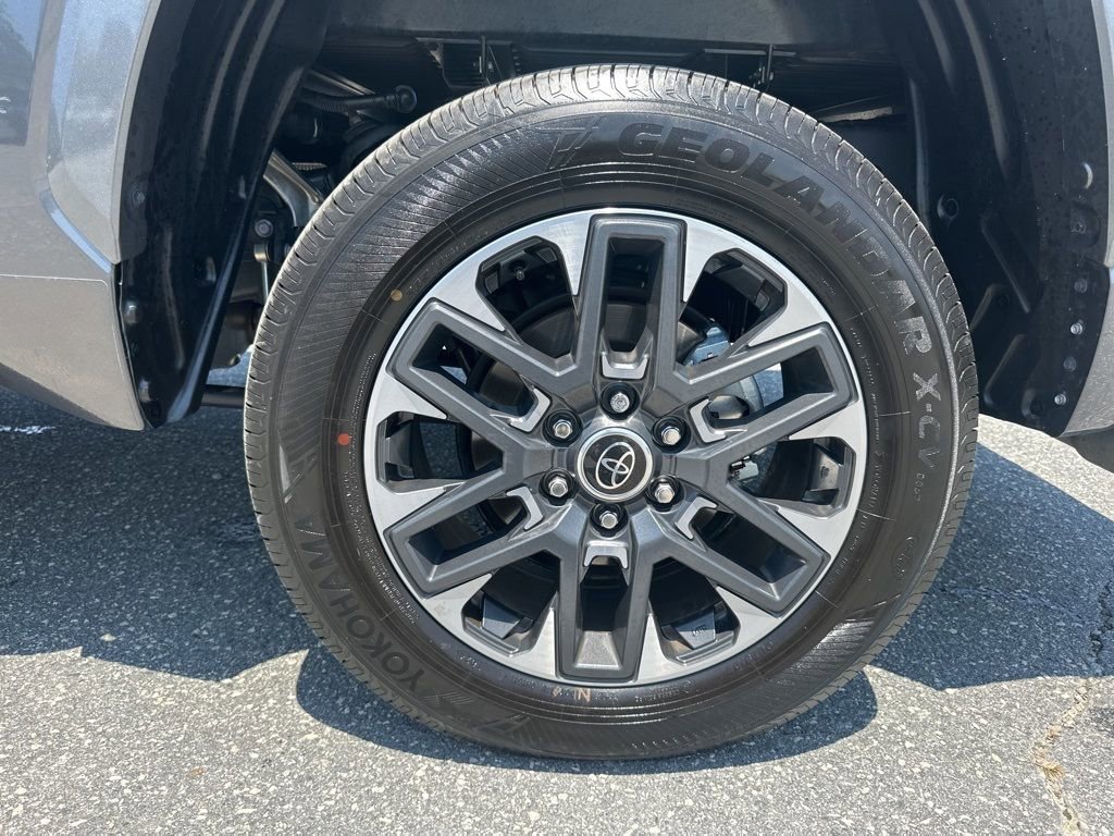 Used 2024 Toyota Tundra Limited image 31