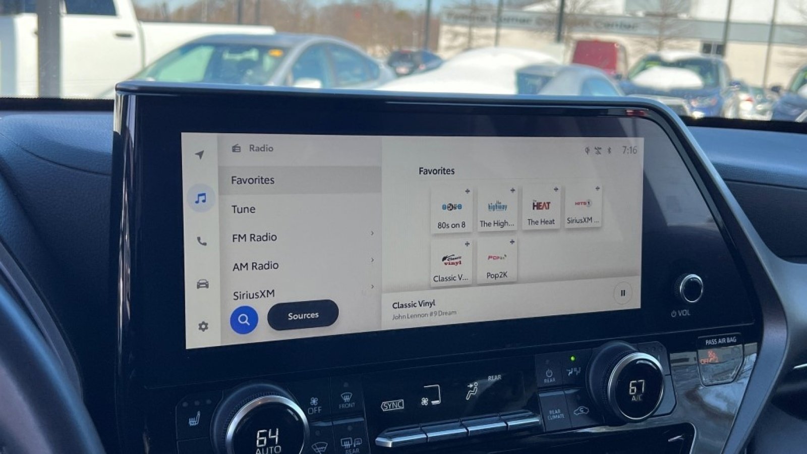 Used 2024 Toyota Highlander XLE image 18