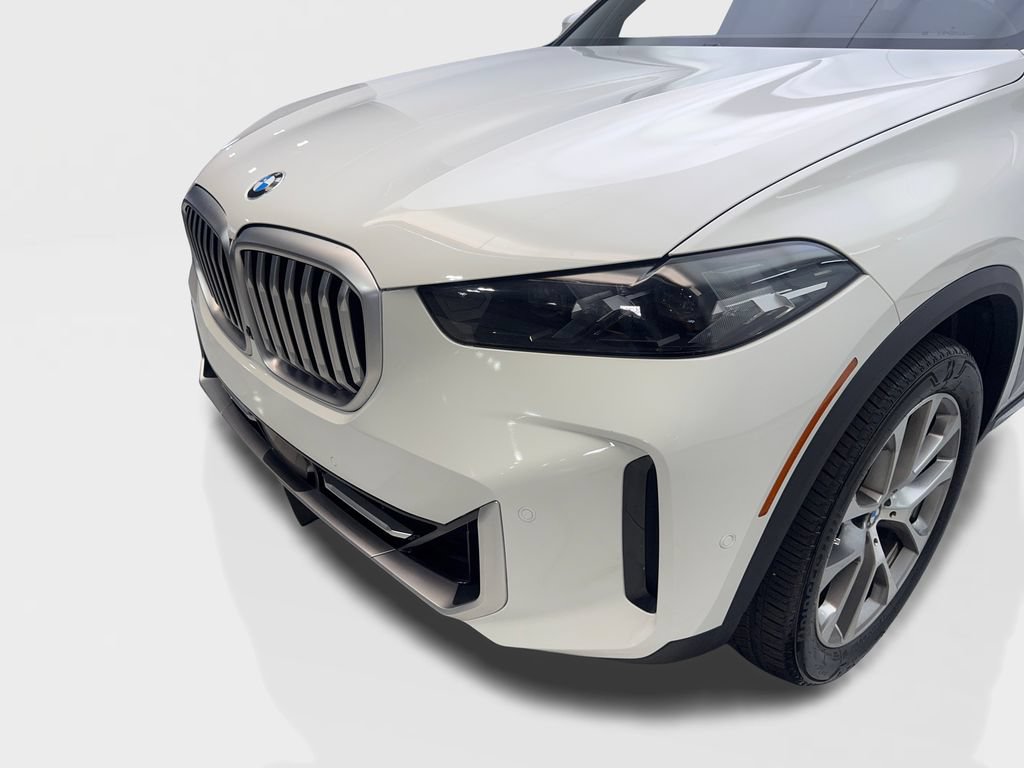 Used 2024 BMW X5 xDrive40i w/ Parking Assistance Package AWD/4WD image 16