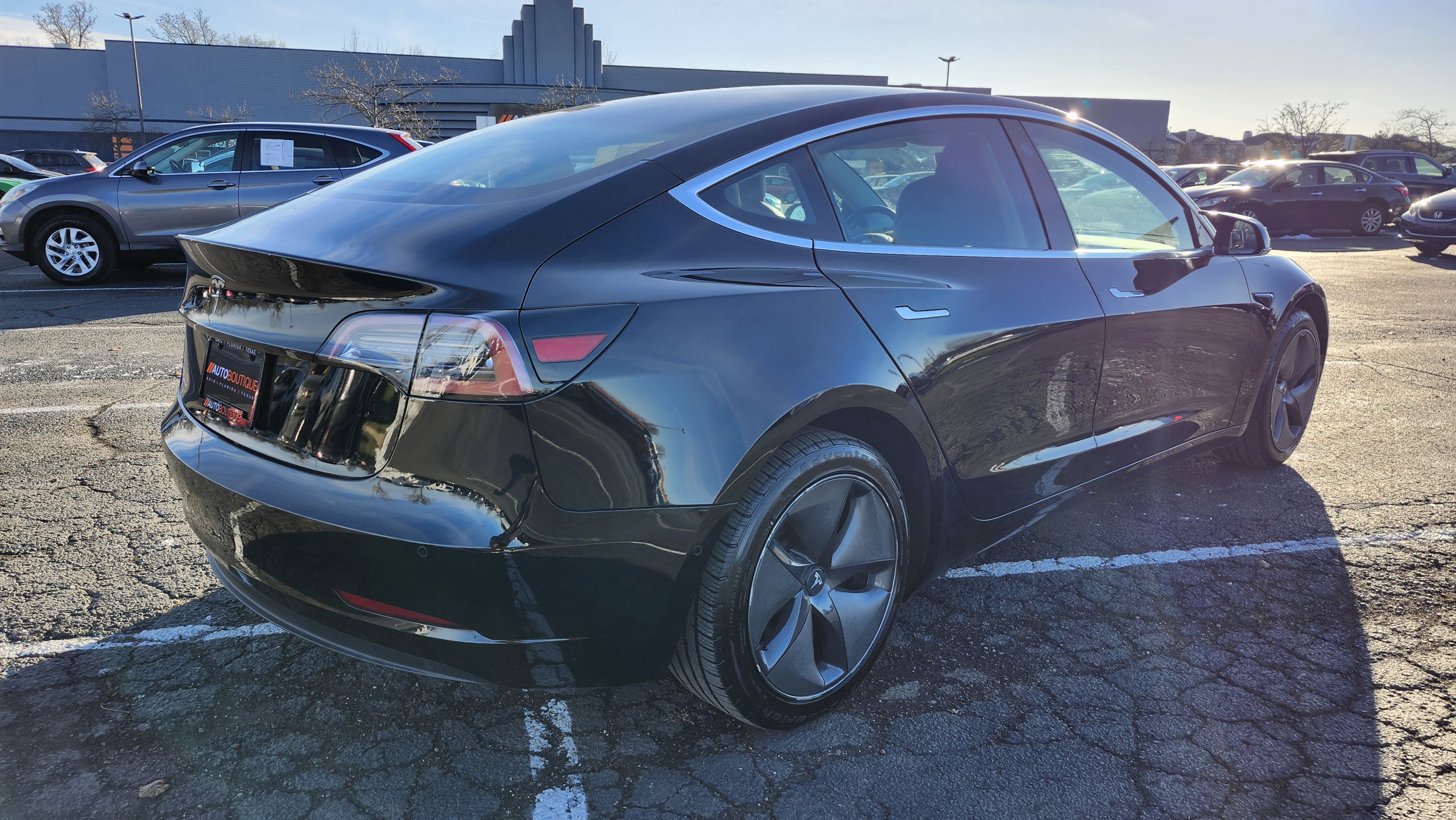 Used 2019 Tesla Model 3 Standard Range image 16