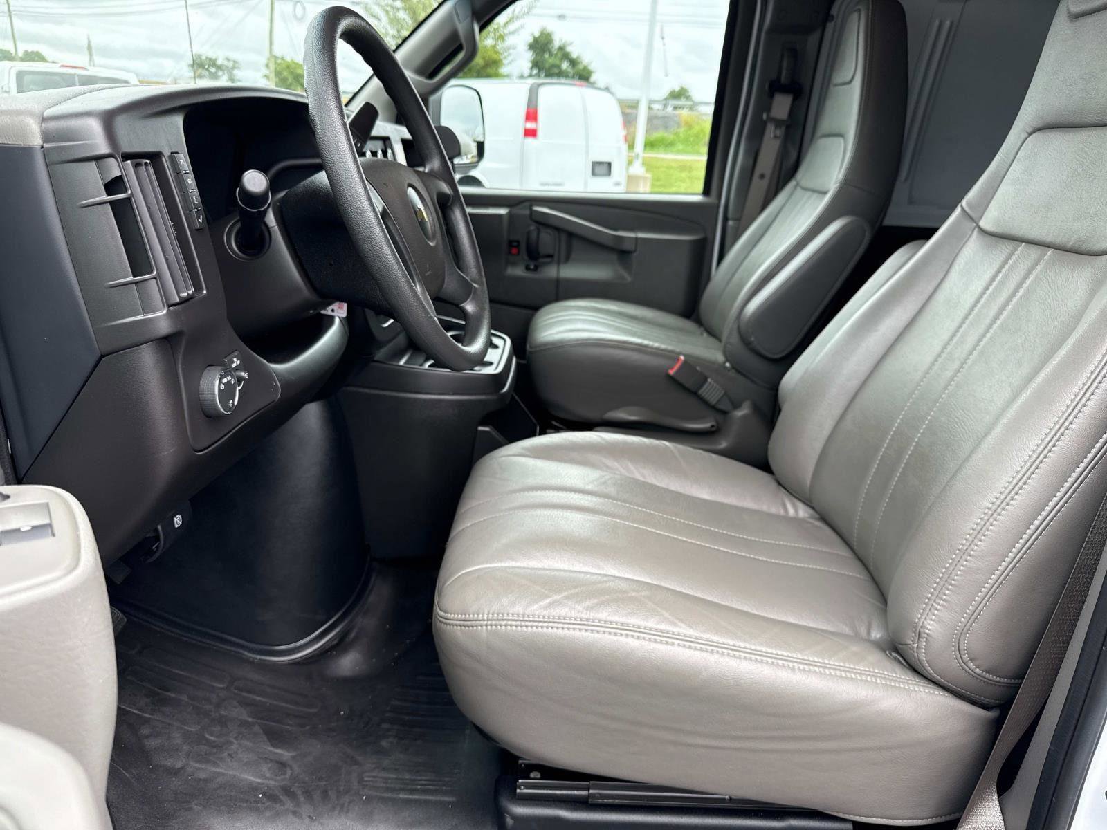 Used 2024 Chevrolet Express 3500 Extended image 20