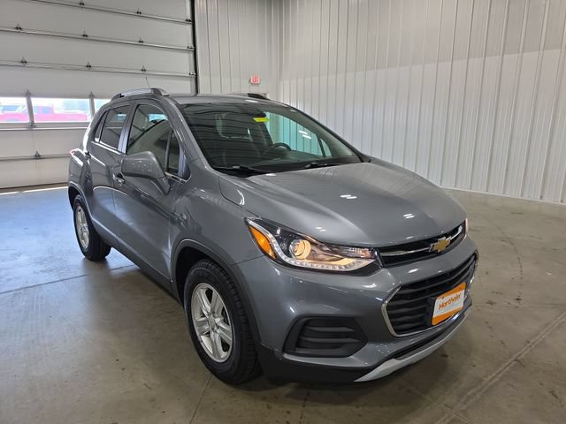 Used 2019 Chevrolet Trax LT w/ LT Convenience Package FWD image 2