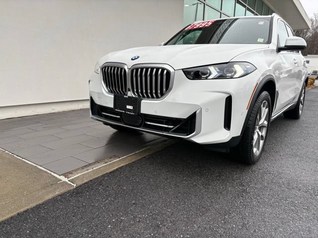 Used 2025 BMW X5 xDrive40i AWD/4WD image 3