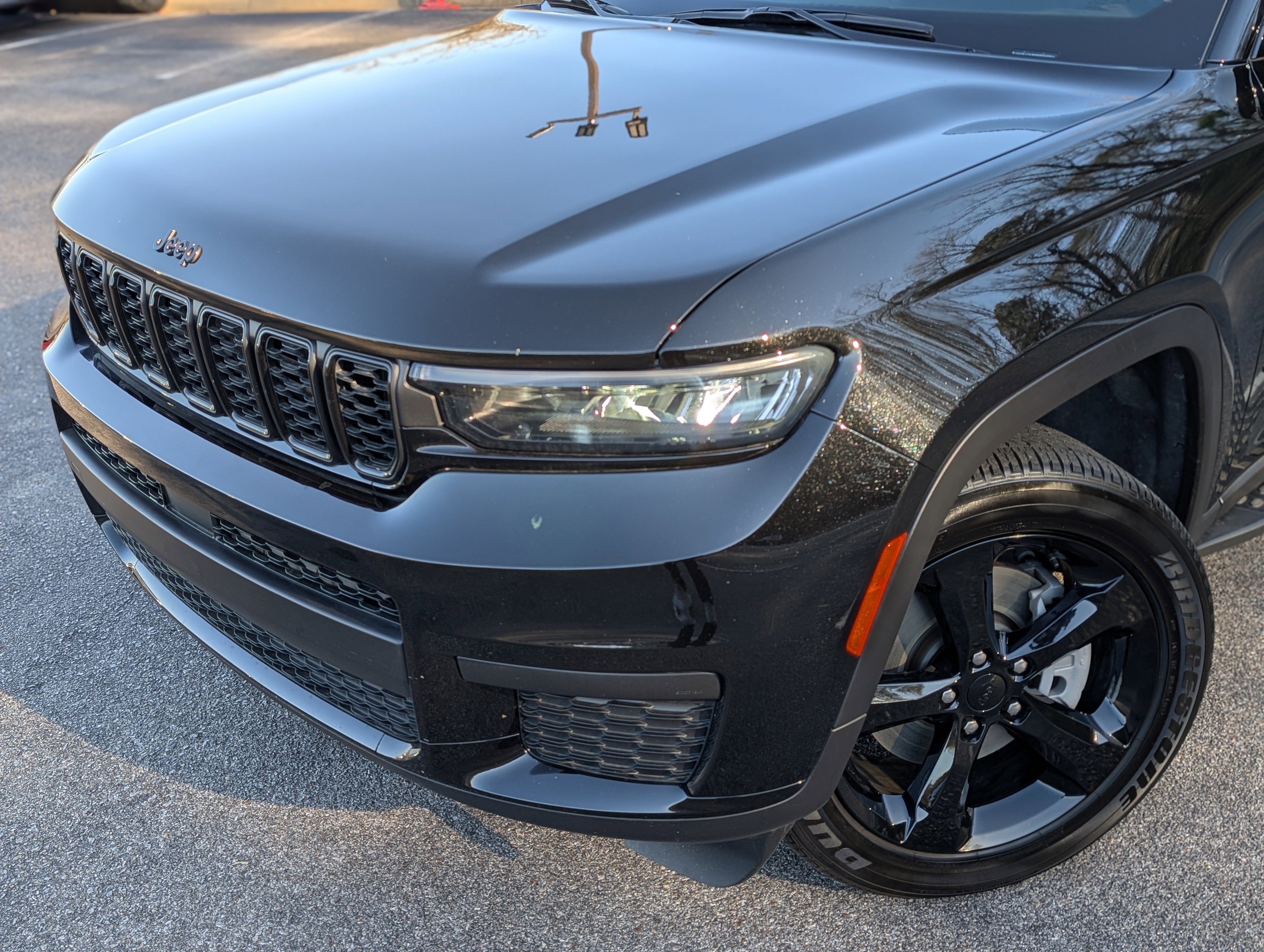 Used 2024 Jeep Grand Cherokee L Laredo image 13