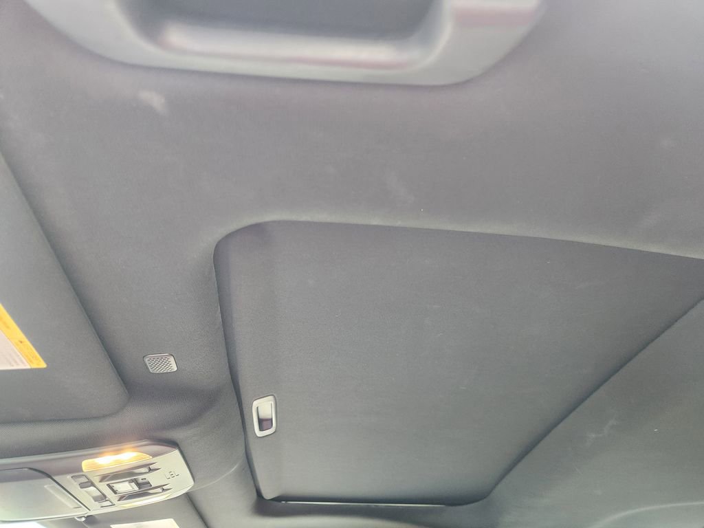 Used 2021 Toyota Highlander XSE FWD image 25