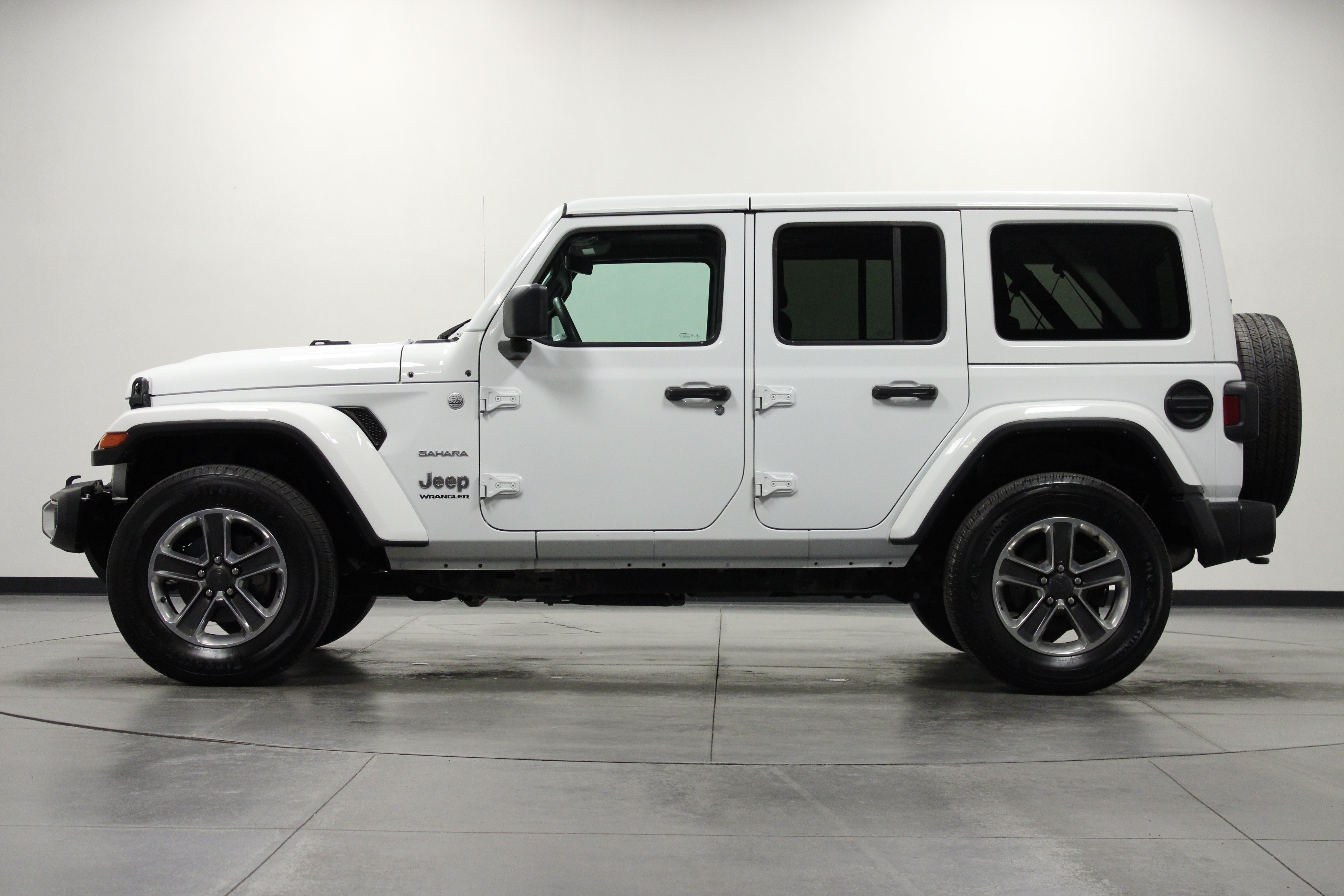Used 2023 Jeep Wrangler Unlimited Sahara AWD/4WD image 7