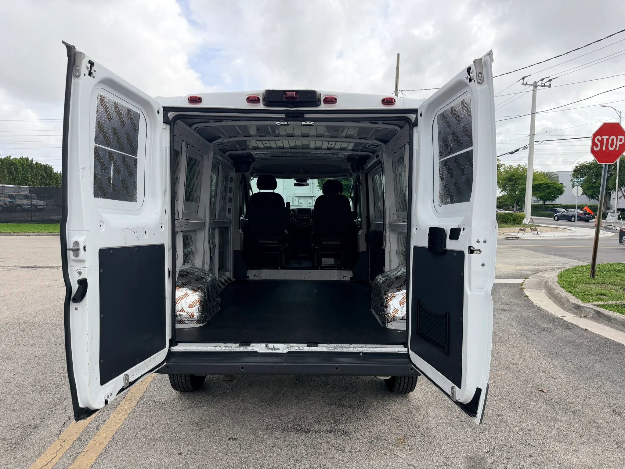 Used 2018 RAM ProMaster 1500 w/ Interior Convenience Group FWD image 6