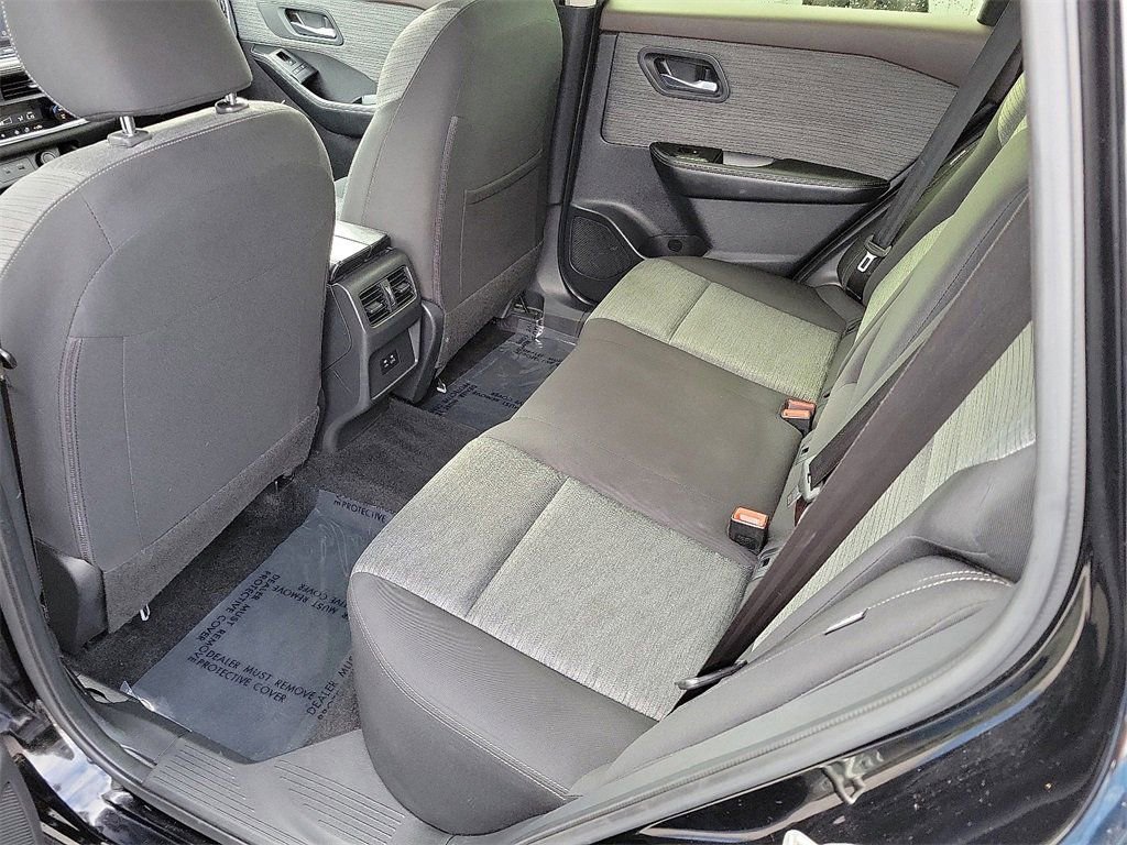 Used 2023 Nissan Rogue SV image 19