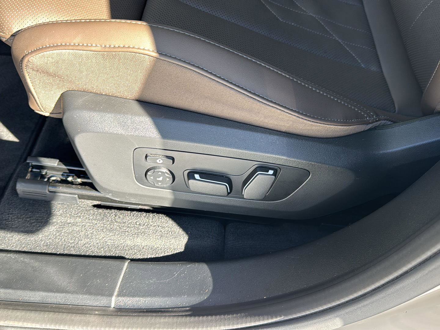 Used 2025 BMW X3 xDrive30i w/ Premium Package image 26