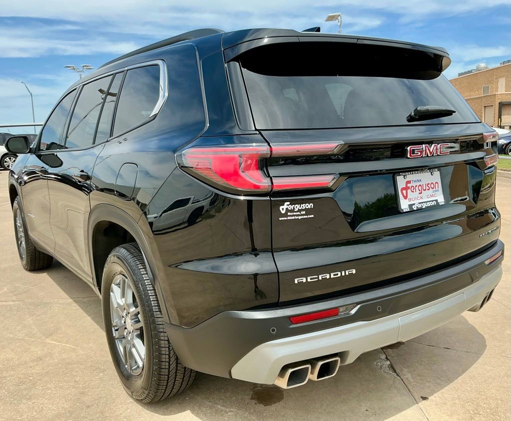 Used 2025 GMC Acadia Elevation image 13