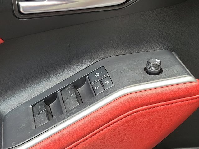 Used 2022 Toyota Highlander XSE FWD image 28