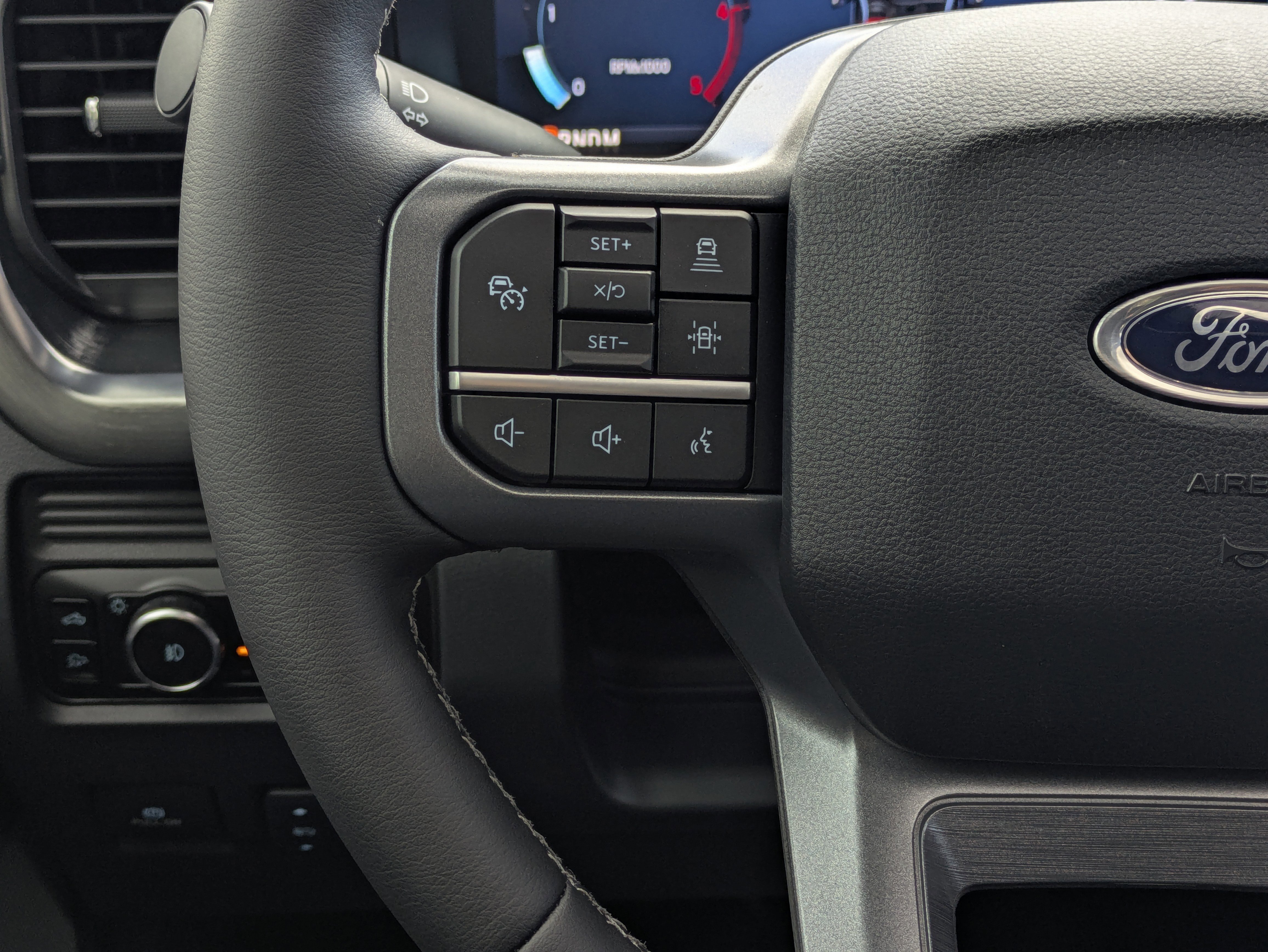 New 2025 Ford F250 Lariat w/ Lariat Ultimate Package image 35