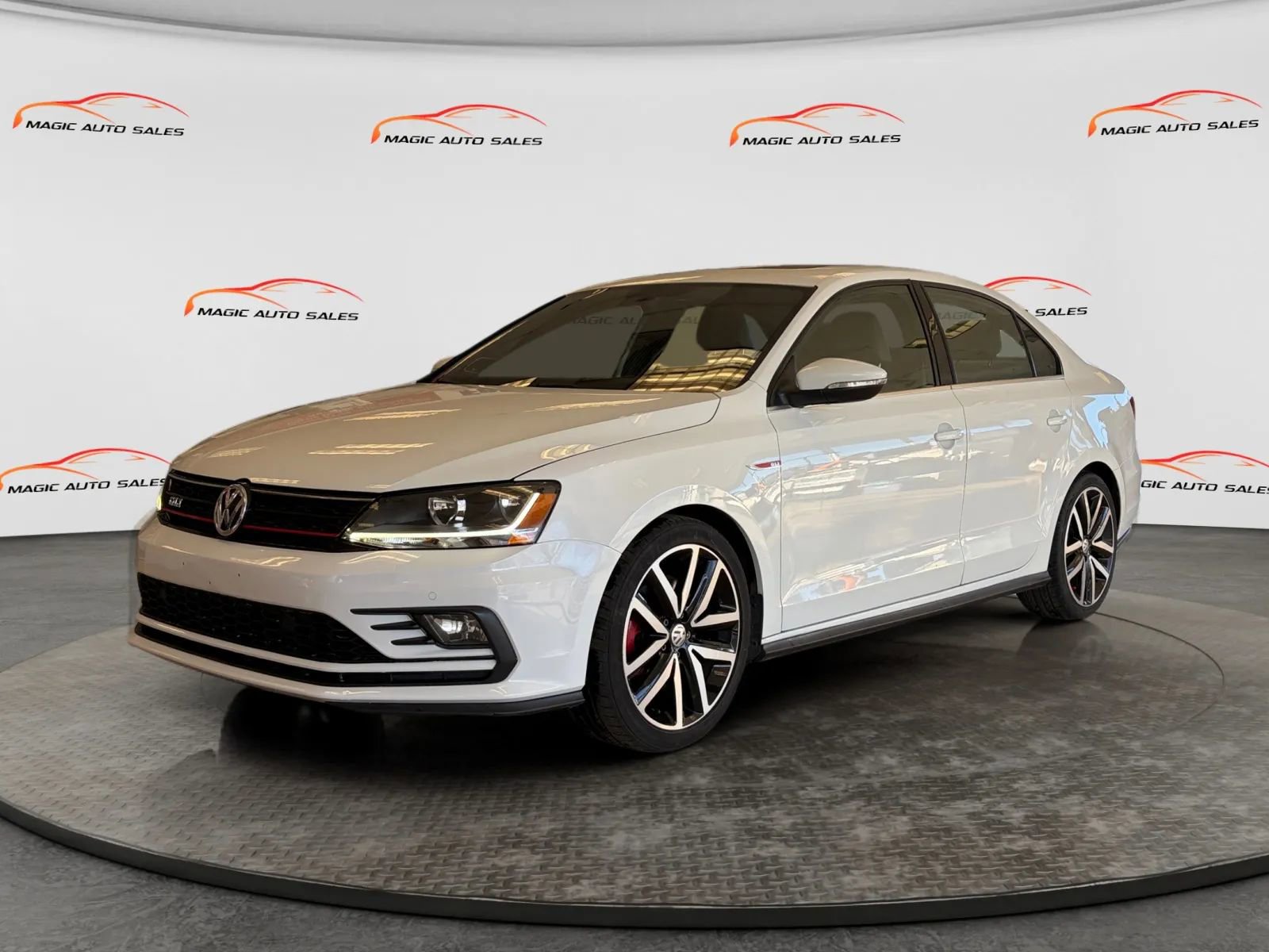 Used 2018 Volkswagen Jetta GLI image 40
