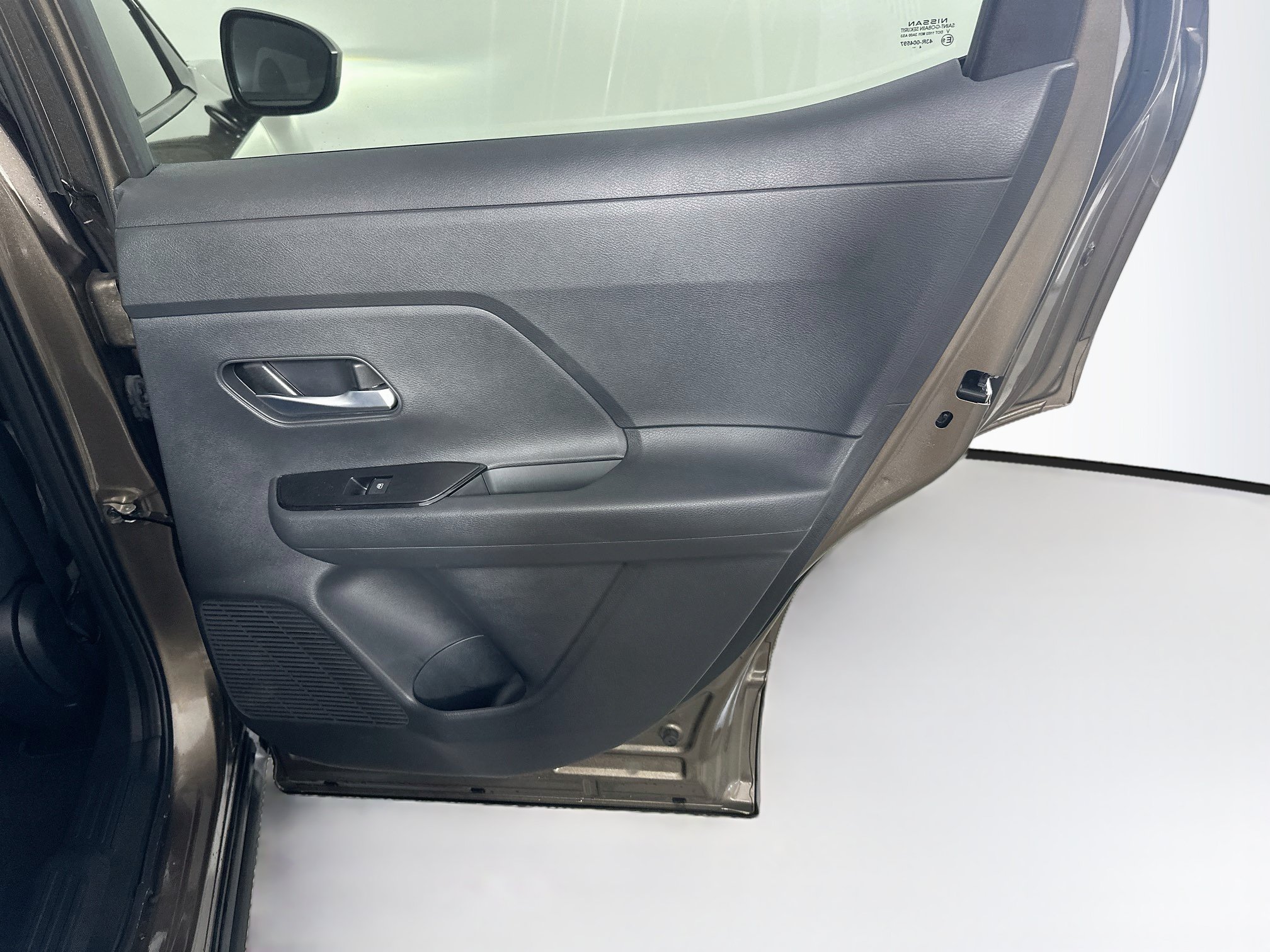 Used 2025 Nissan Kicks SV w/ SV Premium Package FWD image 29