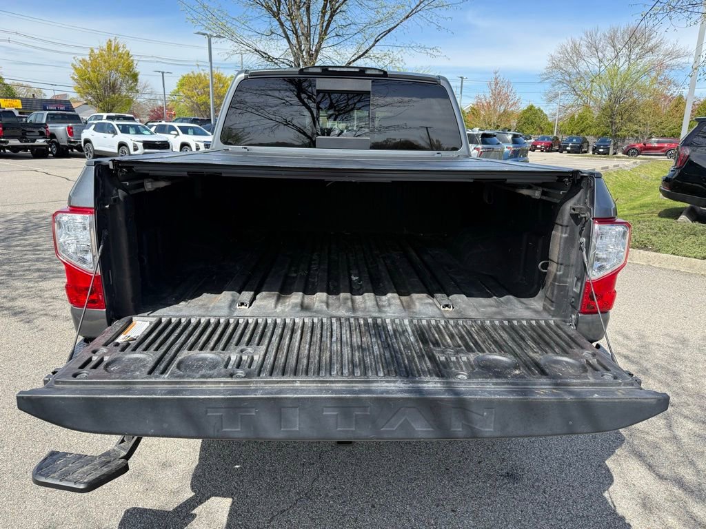 Used 2018 Nissan Titan SL w/ Midnight Edition AWD/4WD image 10