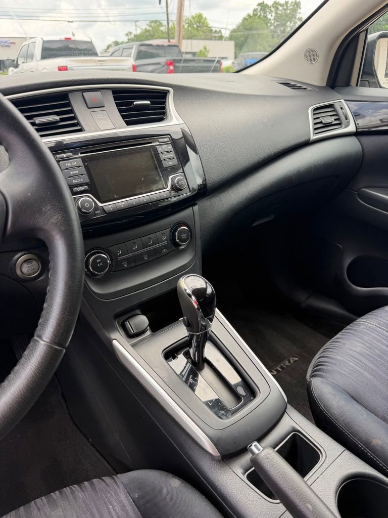 Used 2017 Nissan Sentra SV FWD image 17