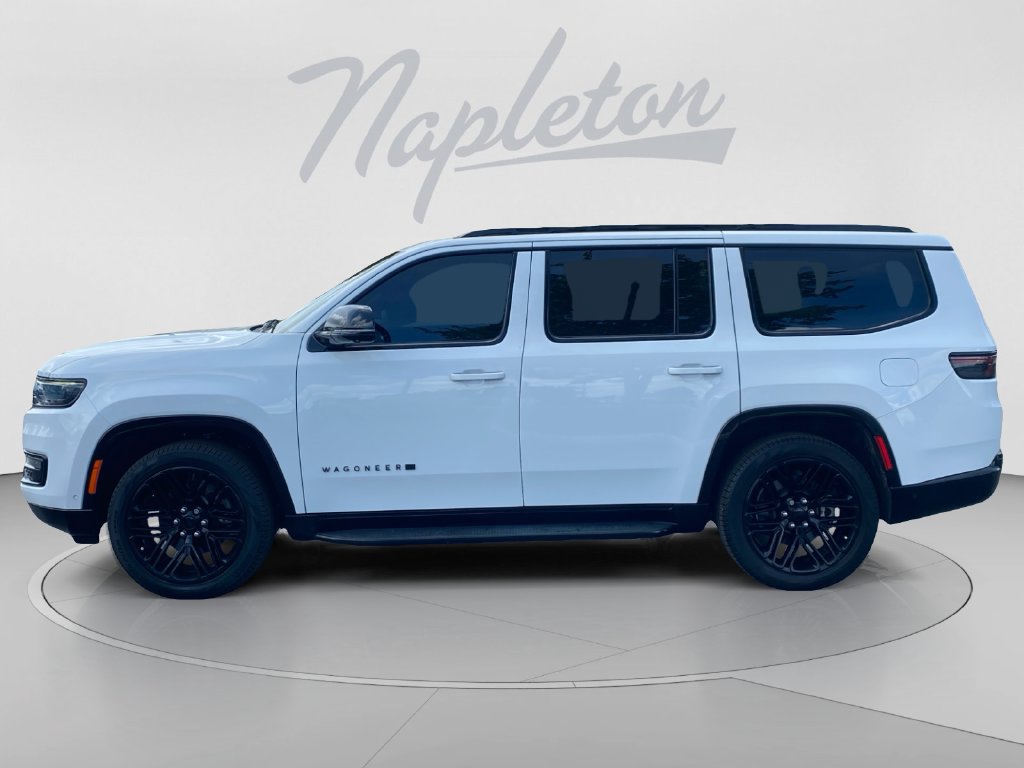 Used 2023 Jeep Wagoneer Series II RWD image 2