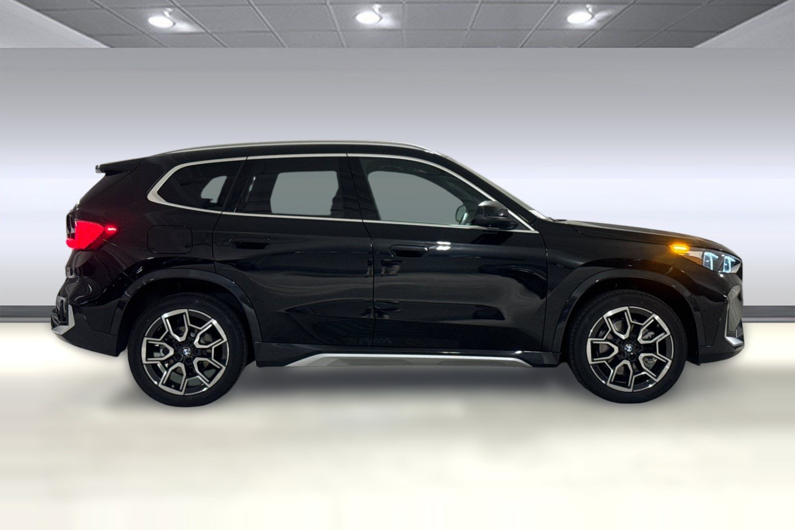 New 2026 BMW X1 xDrive28i w/ Technology Package AWD/4WD image 8