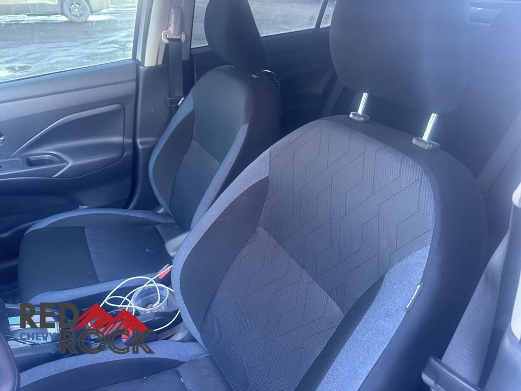 Used 2024 Nissan Versa SV image 2