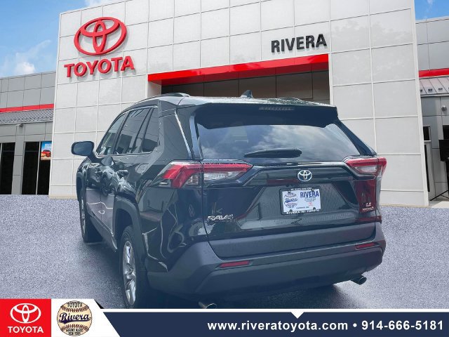 Used 2024 Toyota RAV4 LE AWD/4WD image 8