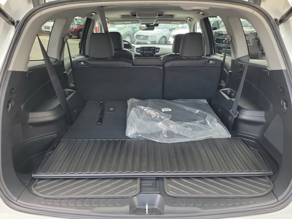 Used 2021 Honda Pilot Touring image 14