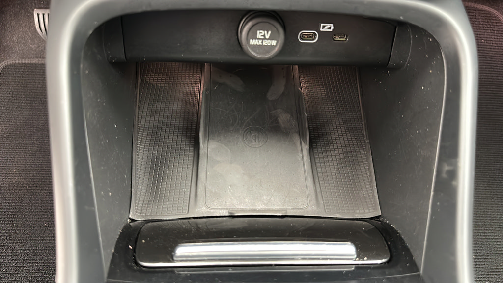 Used 2023 Volvo XC40 B5 Plus w/ Climate Package AWD/4WD image 21