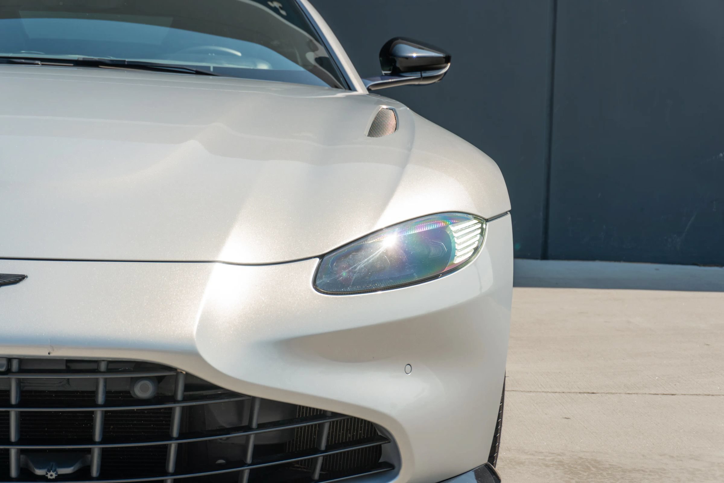 Used 2022 Aston Martin V8 Vantage Roadster RWD image 30
